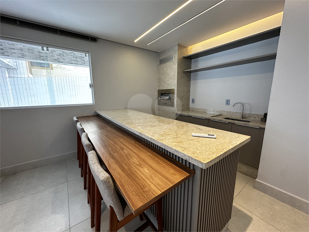 Cobertura de Luxo com 4 Suítes e Vista Mar no Residencial Safira: Seu Paraíso Particular na Guilherm