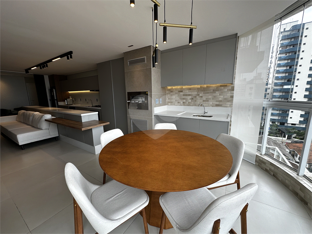 Cobertura de Luxo com 4 Suítes e Vista Mar no Residencial Safira: Seu Paraíso Particular na Guilherm