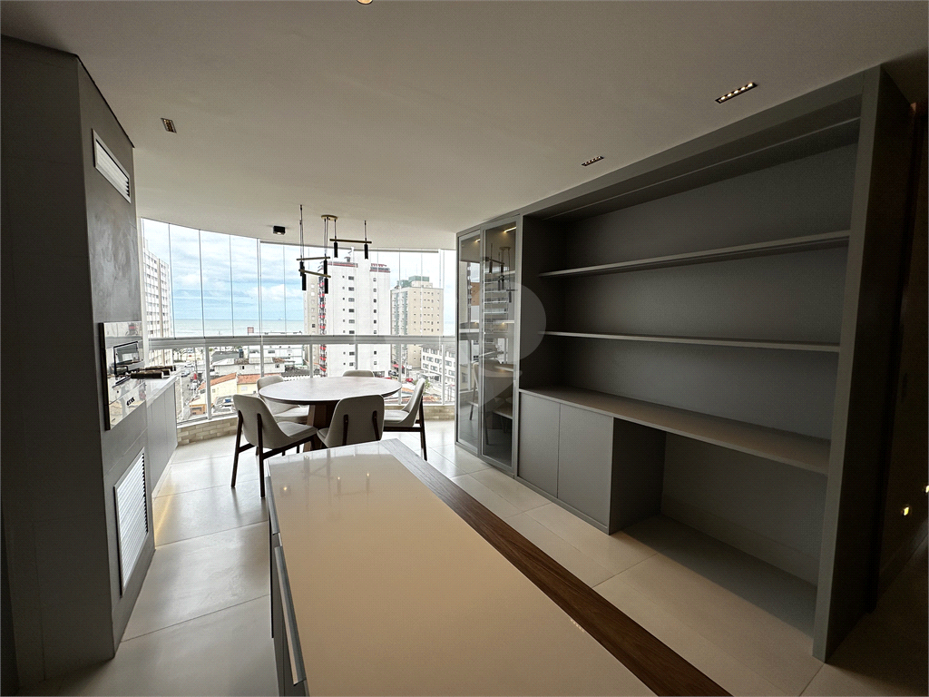 Cobertura de Luxo com 4 Suítes e Vista Mar no Residencial Safira: Seu Paraíso Particular na Guilherm