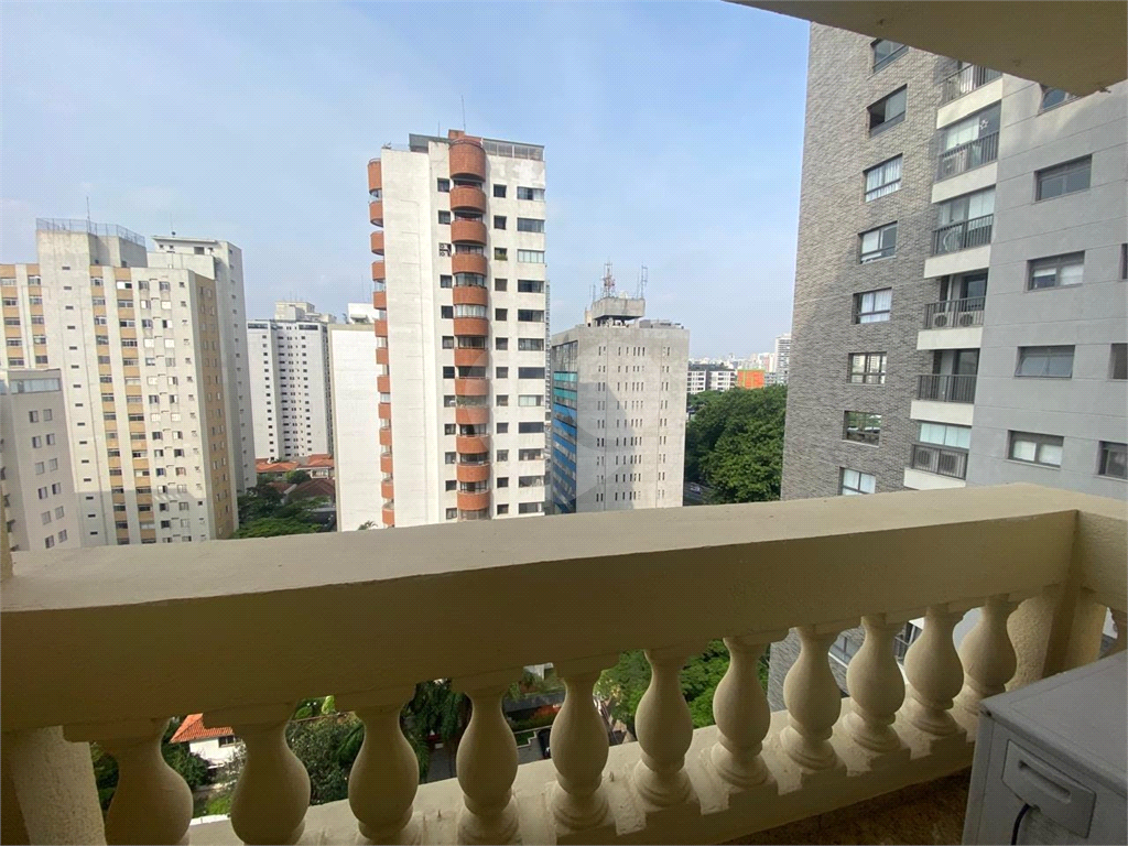 BROOKLIN - 3 DORMS COM 140 M²
