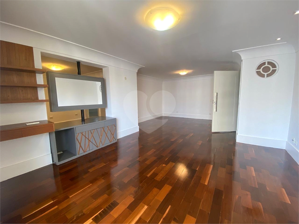 BROOKLIN - 3 DORMS COM 140 M²