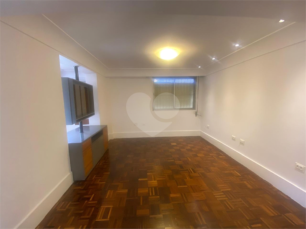 BROOKLIN - 3 DORMS COM 140 M²