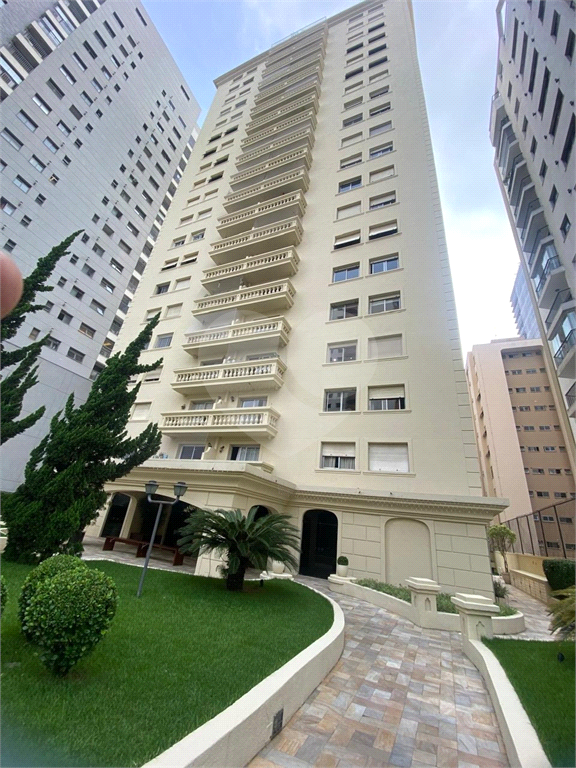 BROOKLIN - 3 DORMS COM 140 M²