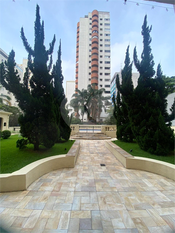 BROOKLIN - 3 DORMS COM 140 M²