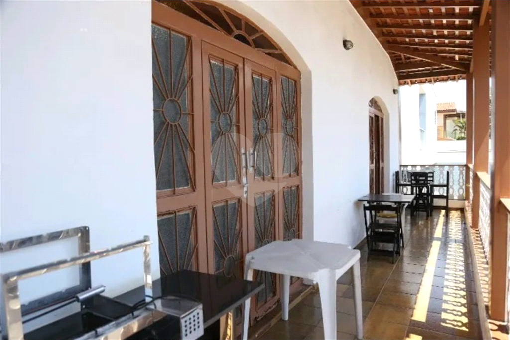 Casa para alugar com 5 quartos, 440m² - Foto 3