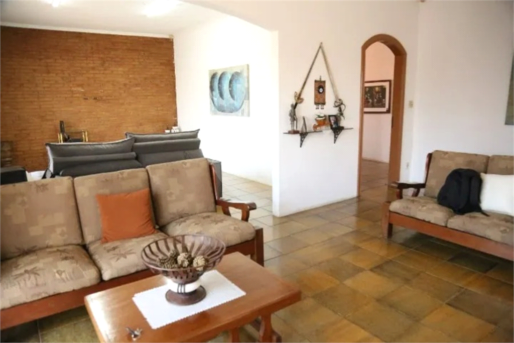 Casa para alugar com 5 quartos, 440m² - Foto 17