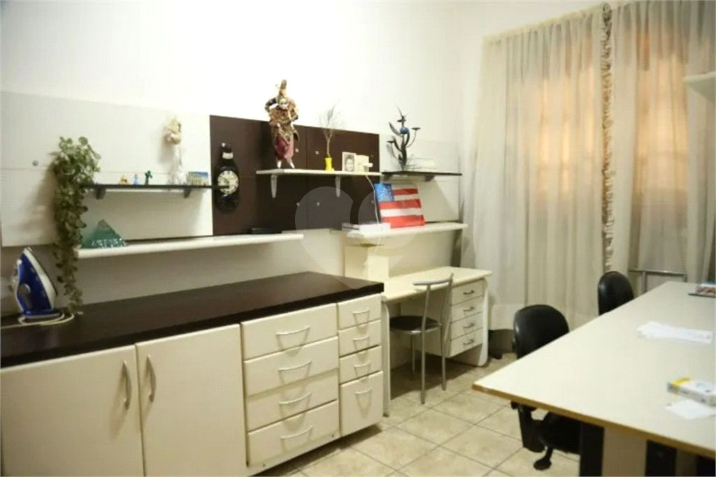 Casa para alugar com 5 quartos, 440m² - Foto 11