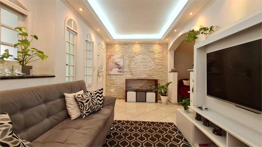 Sobrado à venda | 150 m² | 2 dormitórios (1 suíte) | 2 vagas na Vila Itapegica!