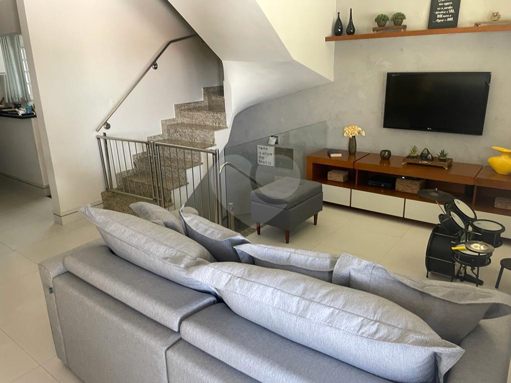 Sobrado de Condomínio à venda ! 175 m² | 3 dormitórios (1 suíte) | 2 vagas na Vila Silveira!