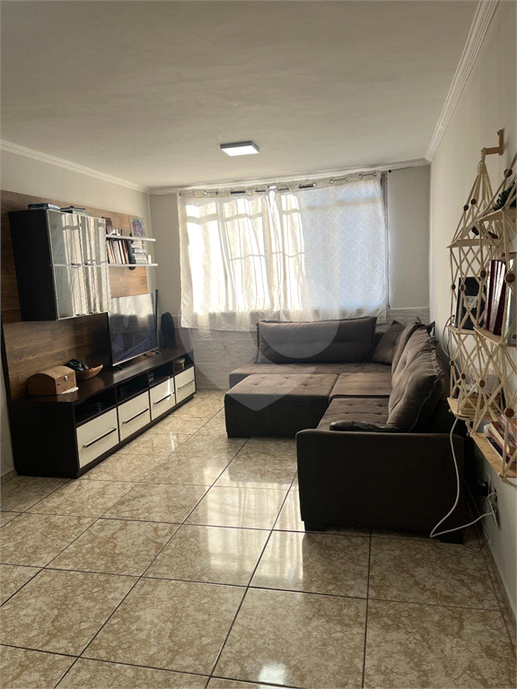 Apartamento à venda com 3 quartos, 90m² - Foto 2