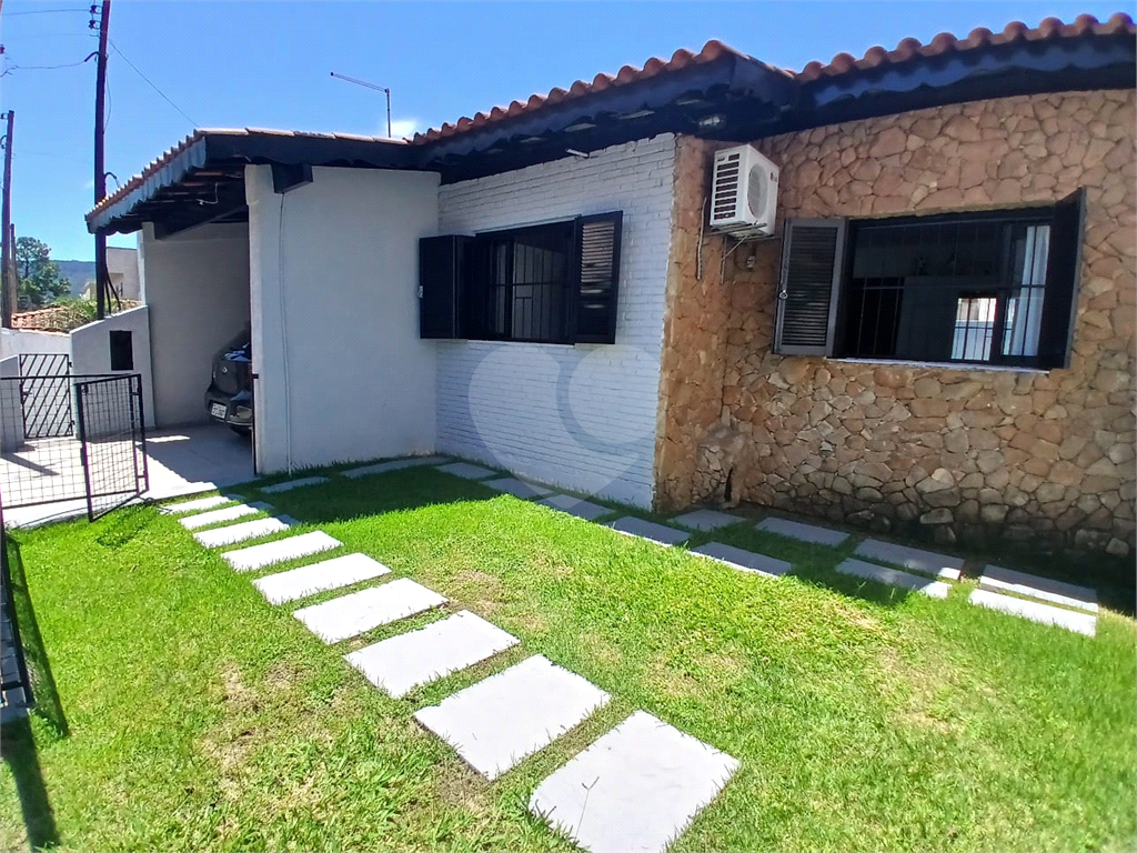 Casa, 3 quartos, 229 m² - Foto 1