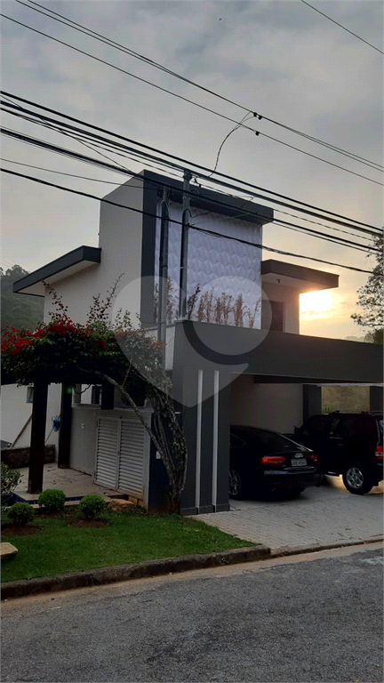 Casa de Condomínio à venda com 4 quartos, 330m² - Foto 1