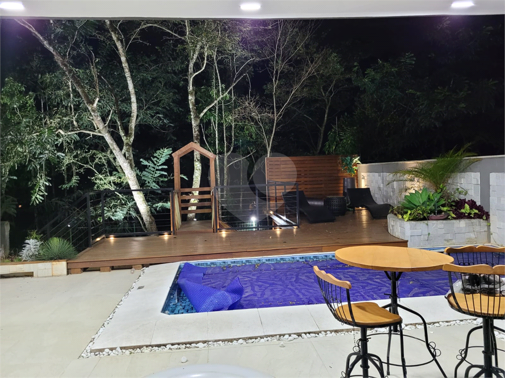 Casa de Condomínio à venda com 4 quartos, 330m² - Foto 24