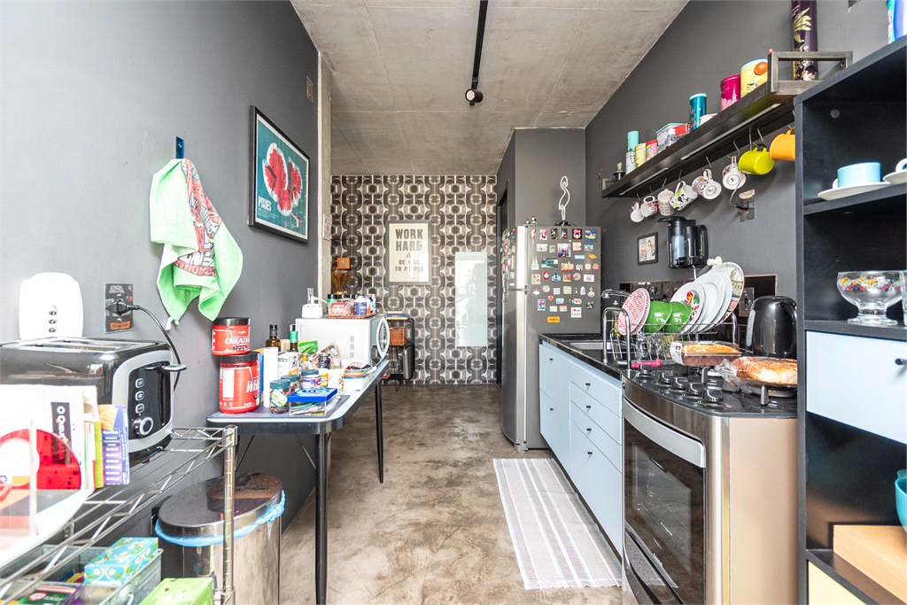 Apartamento reformado e bem localizado na Consolação. 