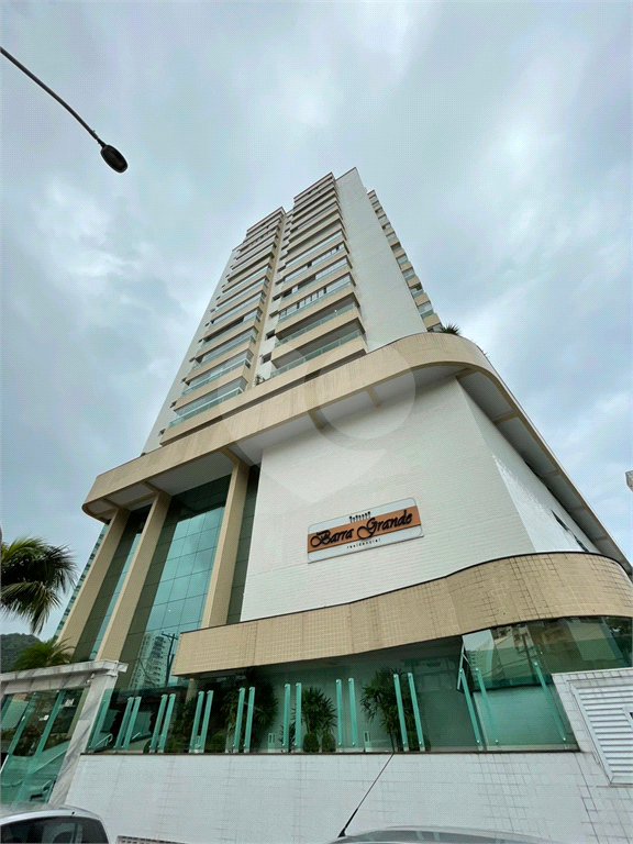 Seu Novo Lar no Canto do Forte: Apartamento de 81m² com 2 Dormitórios (1 Suíte), Vaga e Lazer Comple