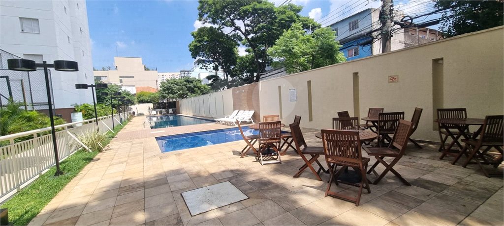 Apartamento com 2 dormitórios, 1 suíte,sala com varanda, Barra Funda, SP.
