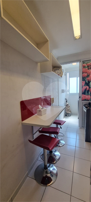 Apartamento com 2 dormitórios, 1 suíte,sala com varanda, Barra Funda, SP.