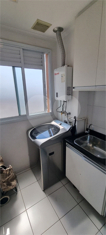 Apartamento com 2 dormitórios, 1 suíte,sala com varanda, Barra Funda, SP.