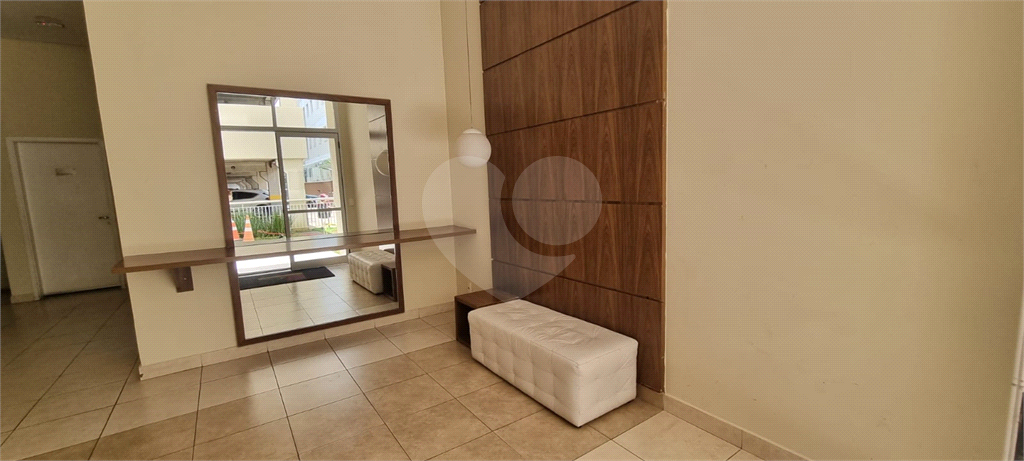Apartamento com 2 dormitórios, 1 suíte,sala com varanda, Barra Funda, SP.