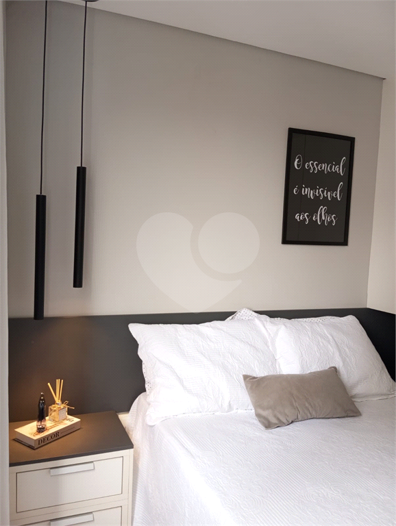 APARTAMENTO em VILA AUGUSTA