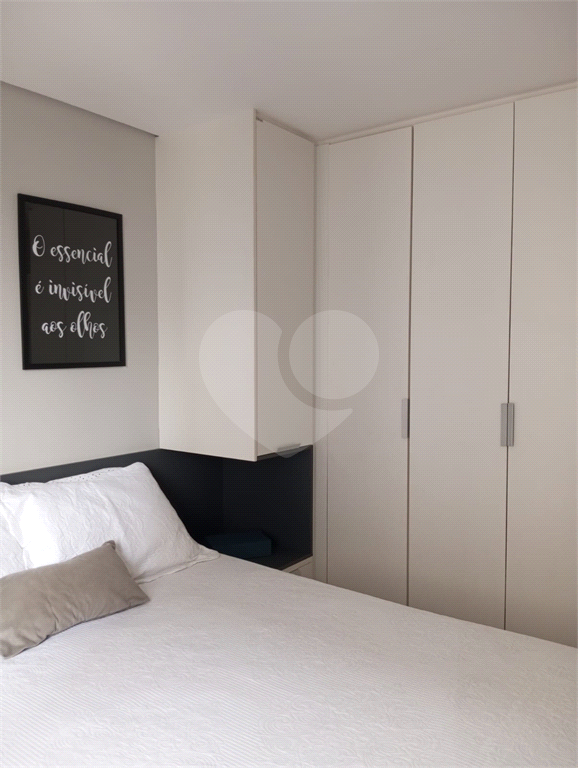 APARTAMENTO em VILA AUGUSTA