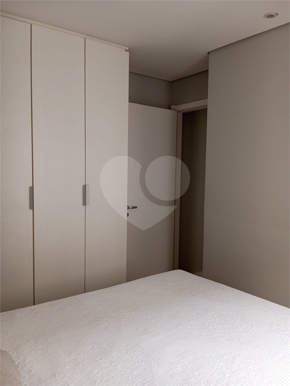 APARTAMENTO em VILA AUGUSTA