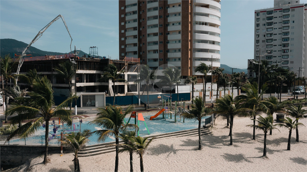 Apartamento à Venda no Jardim Real: Conforto e Luxo à Beira-Mar