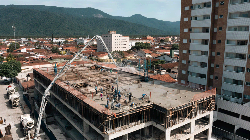Apartamento à Venda no Jardim Real: Conforto e Luxo à Beira-Mar