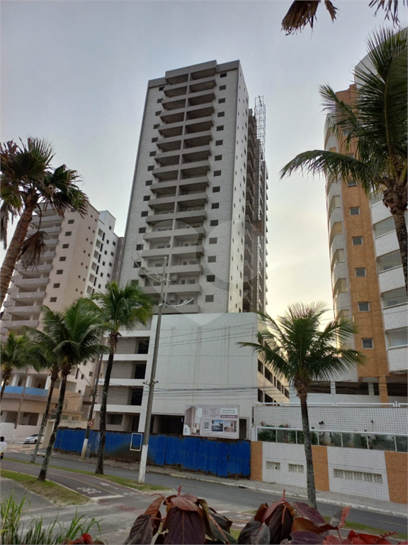 Apartamento à Venda no Jardim Real: Conforto e Luxo à Beira-Mar