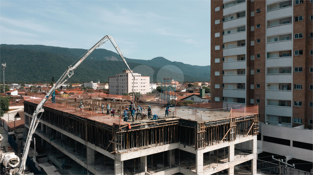 Apartamento à Venda no Jardim Real: Conforto e Luxo à Beira-Mar