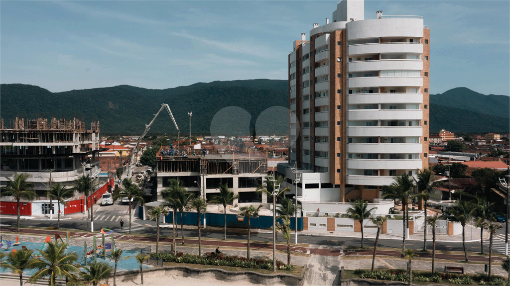 Apartamento à Venda no Jardim Real: Conforto e Luxo à Beira-Mar
