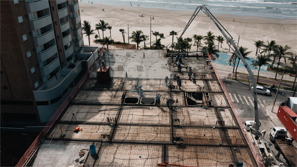 Apartamento à Venda no Jardim Real: Conforto e Luxo à Beira-Mar