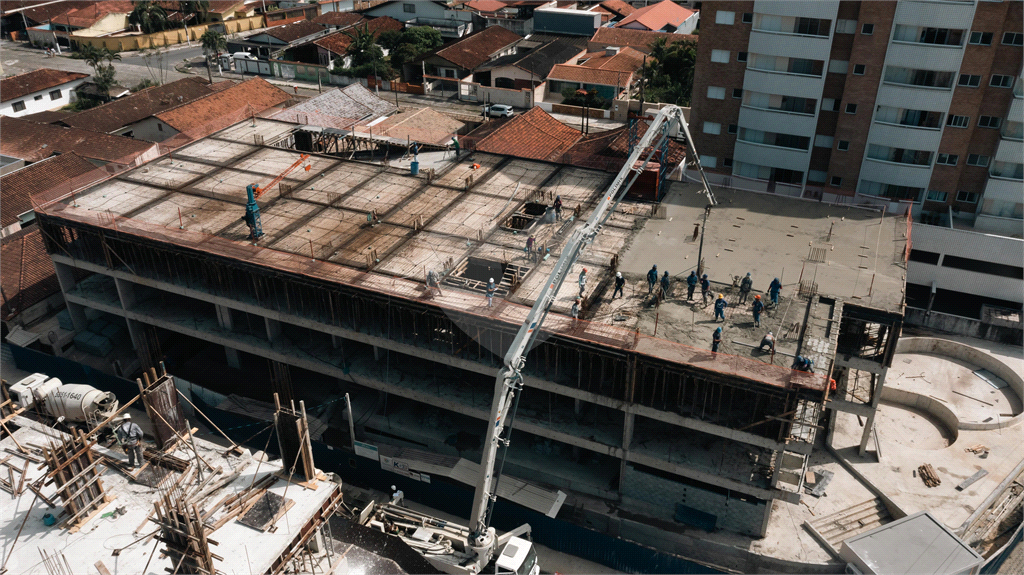 Apartamento à Venda no Jardim Real: Conforto e Luxo à Beira-Mar