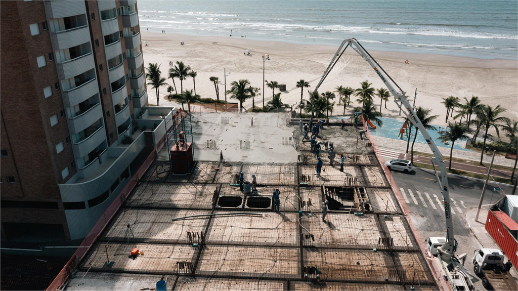 Apartamento à Venda no Jardim Real: Conforto e Luxo à Beira-Mar