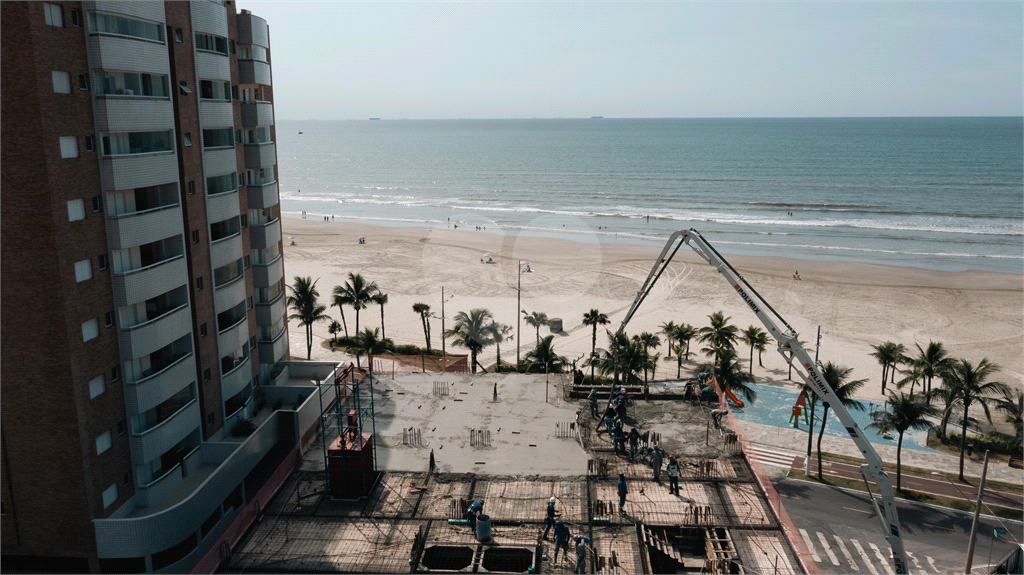 Apartamento à Venda no Jardim Real: Conforto e Luxo à Beira-Mar