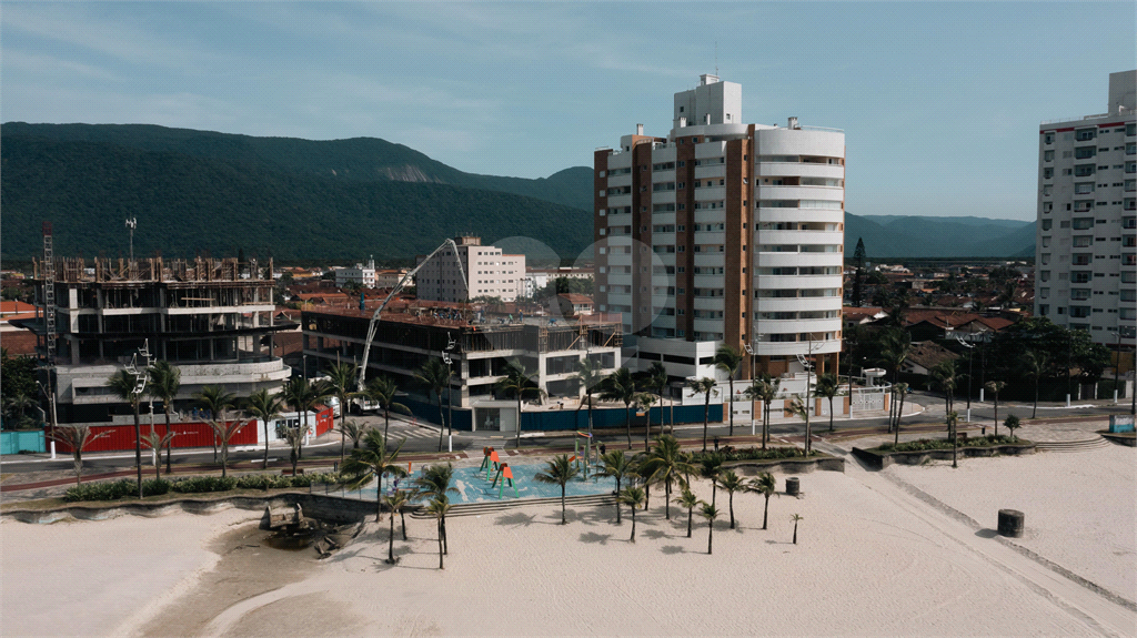 Apartamento à Venda no Jardim Real: Conforto e Luxo à Beira-Mar