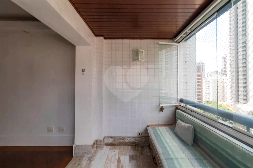 Apartamento com 3 quartos mobiliado em Perdizes - SP