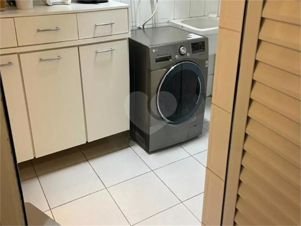 Apartamento com 3 quartos mobiliado em Perdizes - SP