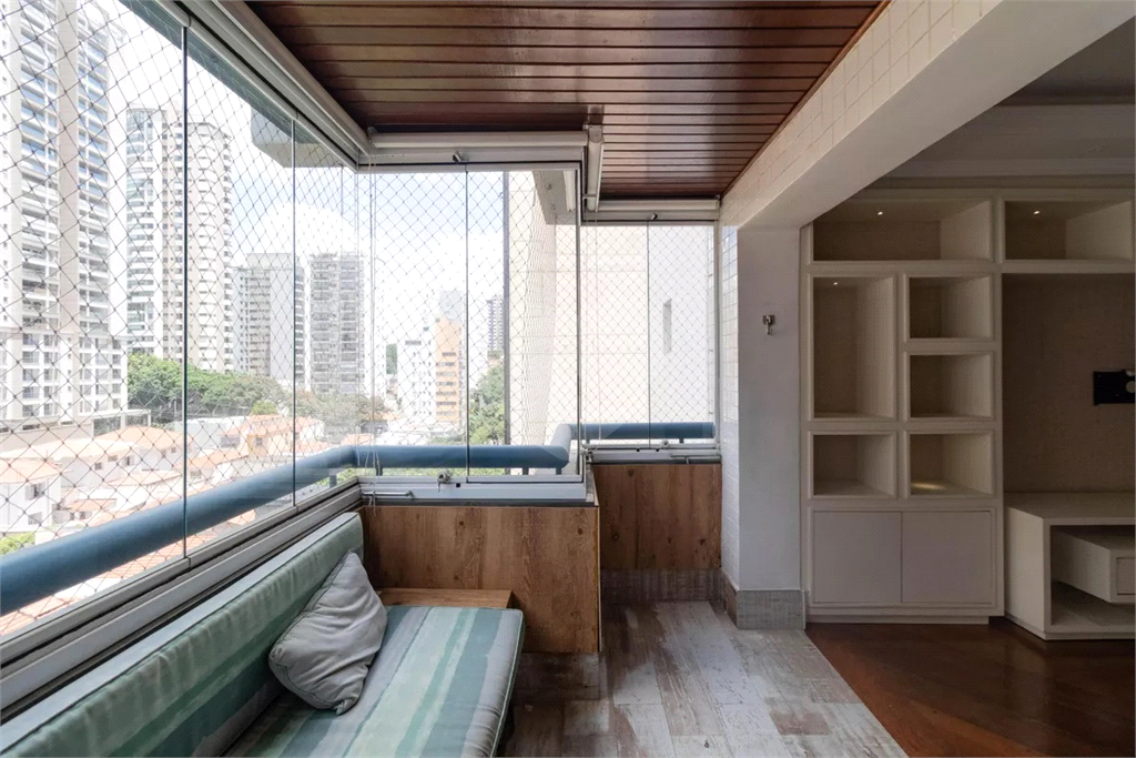 Apartamento com 3 quartos mobiliado em Perdizes - SP