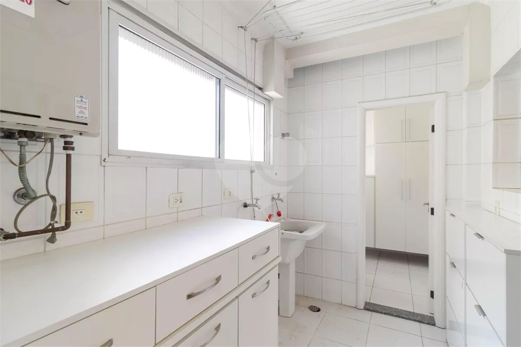 Apartamento com 3 quartos mobiliado em Perdizes - SP