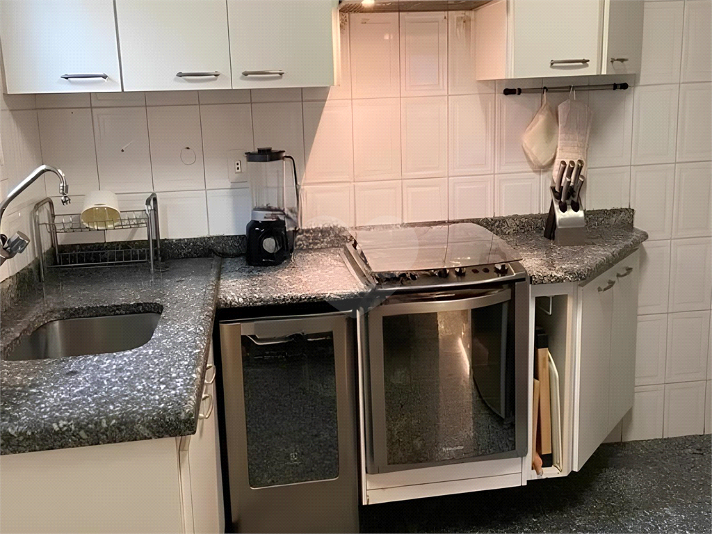 Apartamento com 3 quartos mobiliado em Perdizes - SP