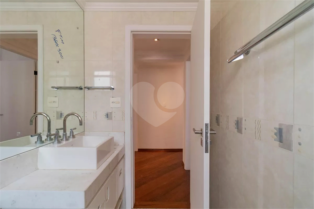 Apartamento com 3 quartos mobiliado em Perdizes - SP