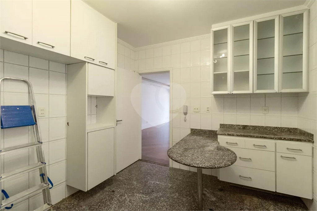 Apartamento com 3 quartos mobiliado em Perdizes - SP