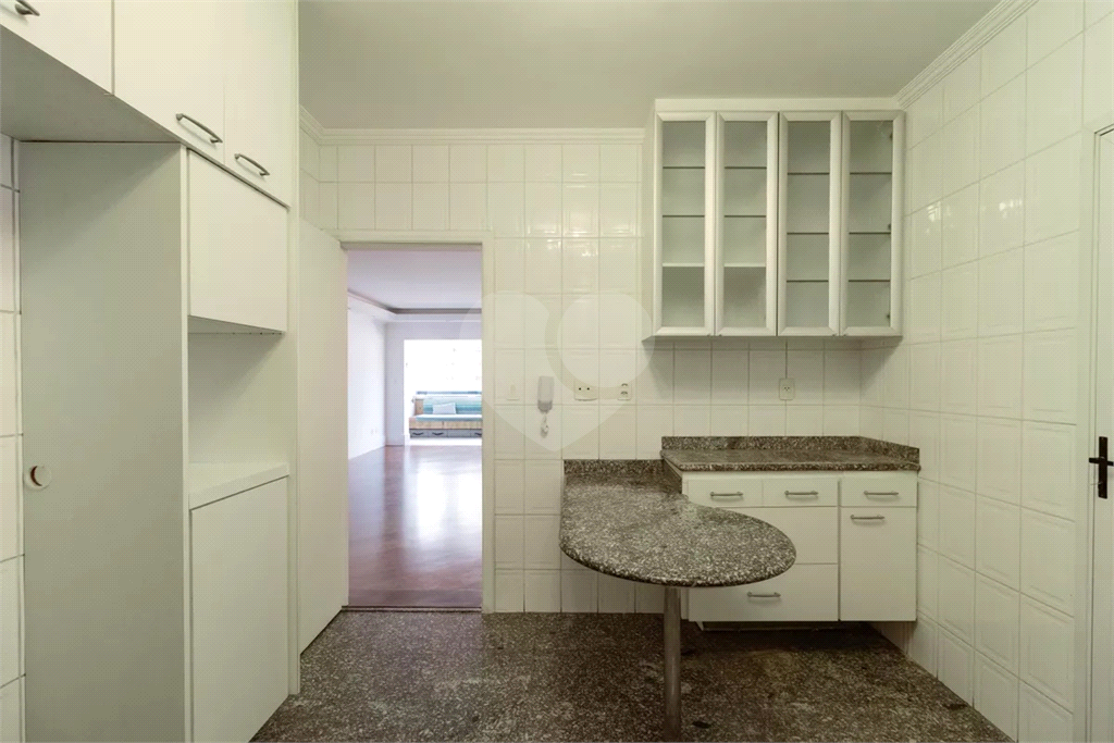 Apartamento com 3 quartos mobiliado em Perdizes - SP