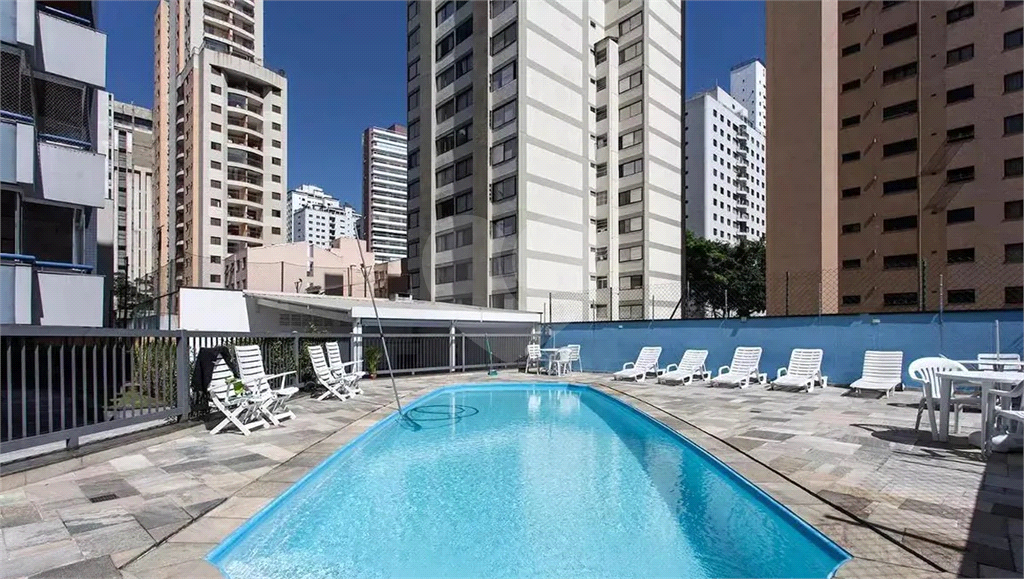 Apartamento com 3 quartos mobiliado em Perdizes - SP
