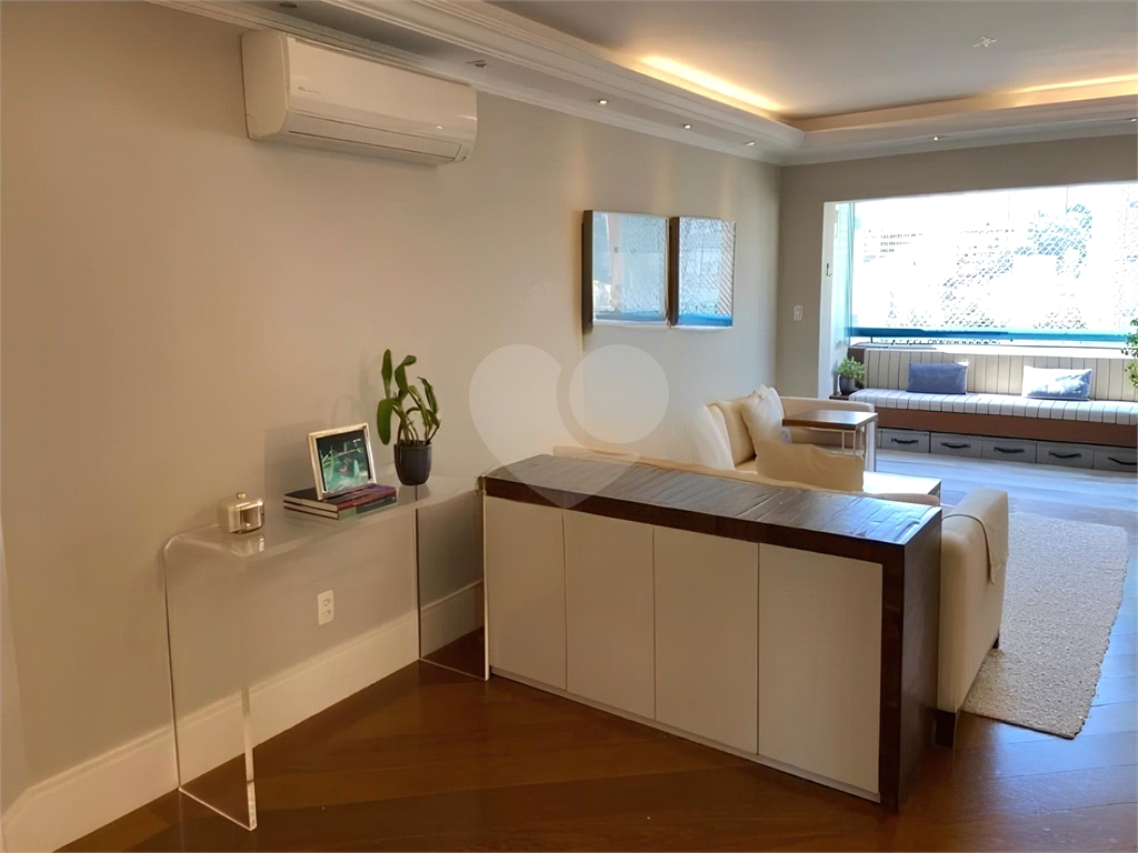 Apartamento com 3 quartos mobiliado em Perdizes - SP