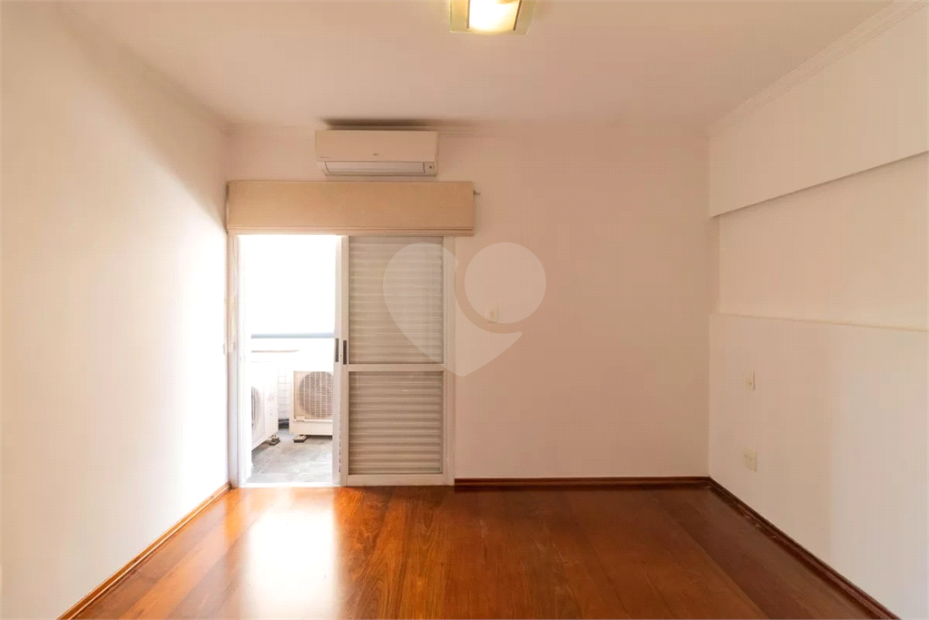 Apartamento com 3 quartos mobiliado em Perdizes - SP