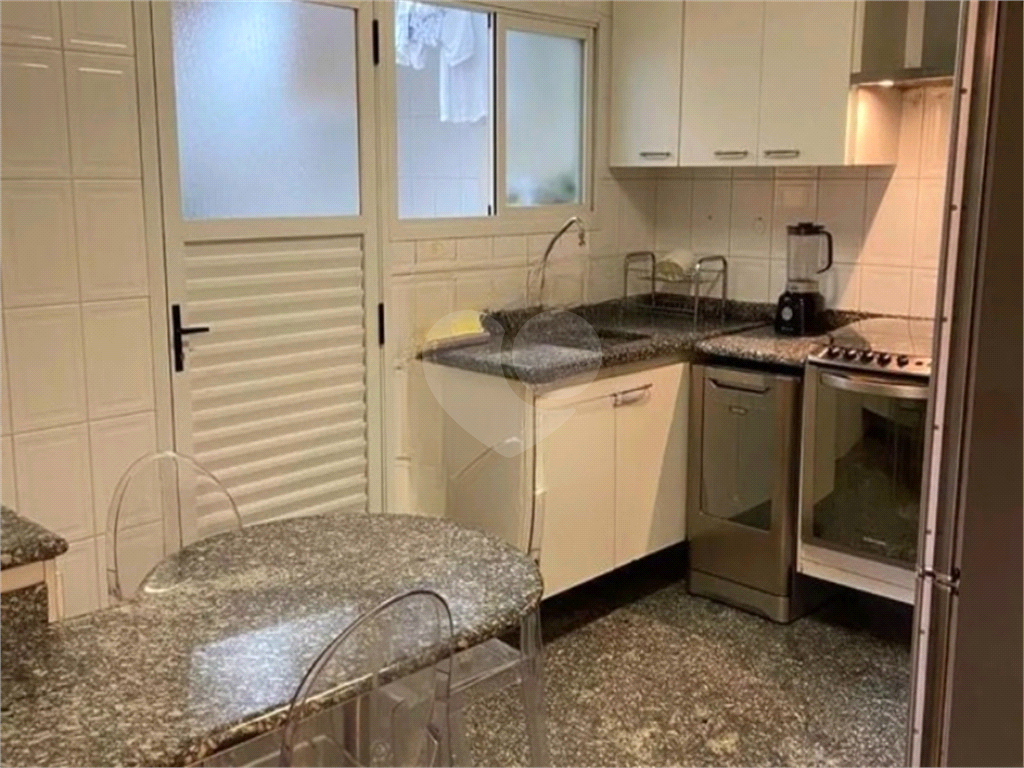 Apartamento com 3 quartos mobiliado em Perdizes - SP