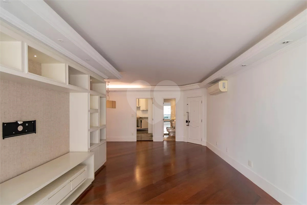 Apartamento com 3 quartos mobiliado em Perdizes - SP