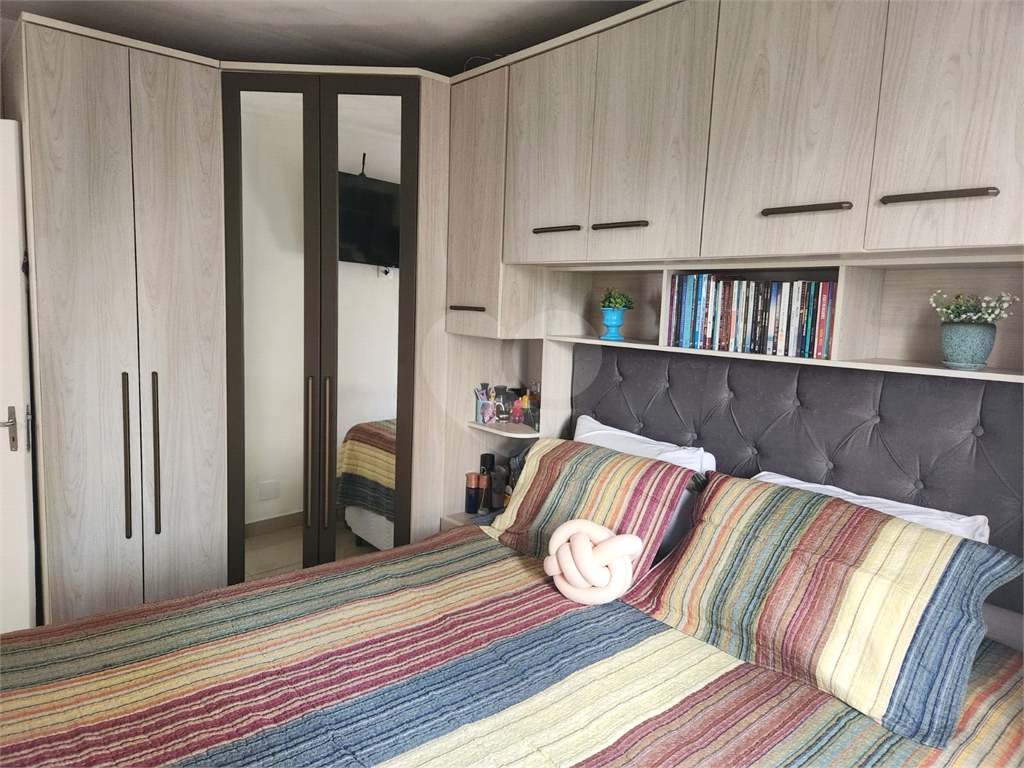 Apartamento de 56m2 com 02 dormitórios reformado